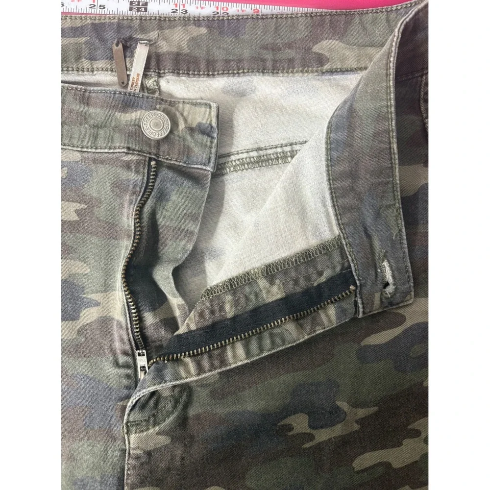 FRE PEOPLE Womens Green Camo High Rise Skinny Jeans Sz 27 Stretch Utility Casual